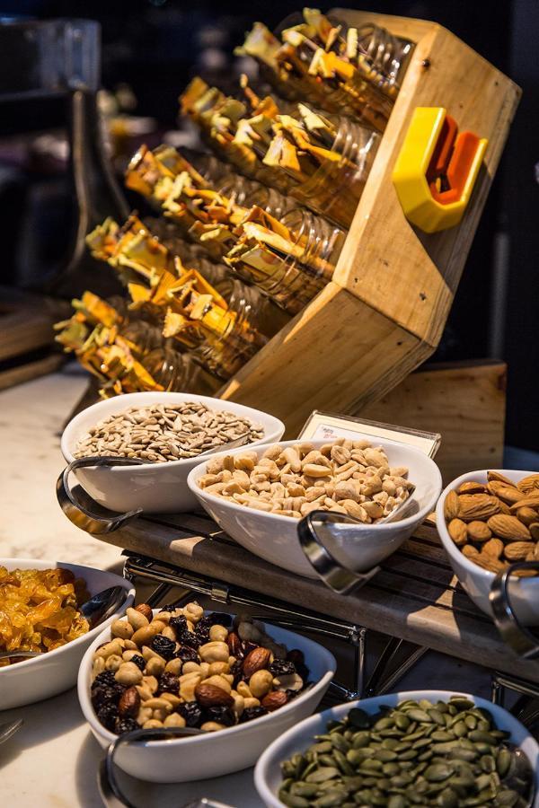 Hotel Cumbres Lastarria Σαντιάγκο Εξωτερικό φωτογραφία Dried fruit and nuts