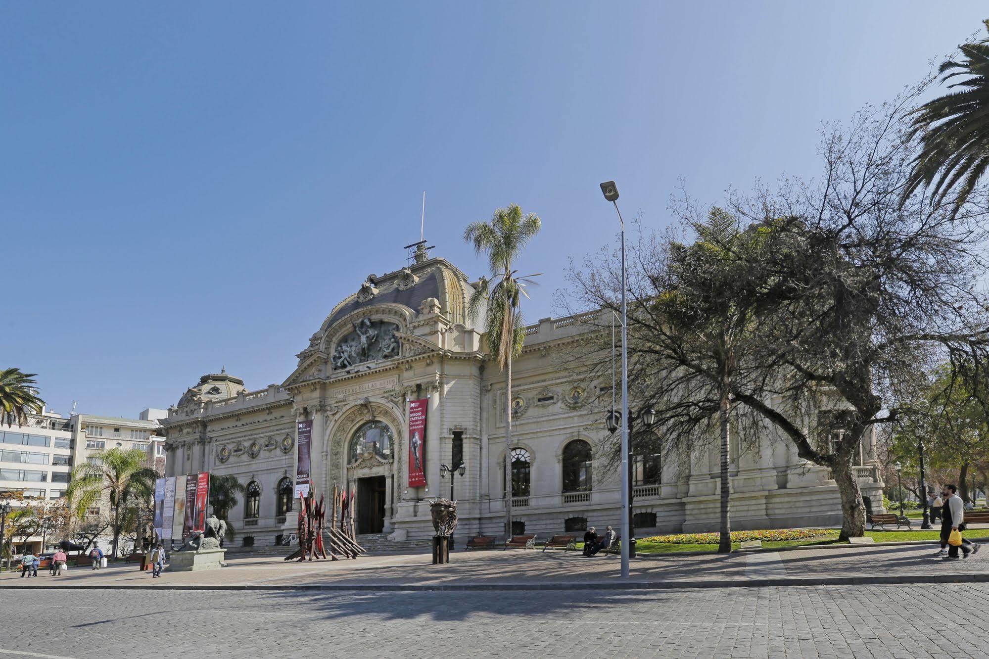 Hotel Cumbres Lastarria Σαντιάγκο Εξωτερικό φωτογραφία Museo de Arte Español Enrique Larco Herrera